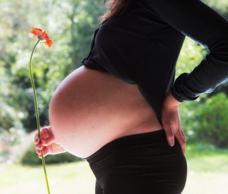 femme-enceinte-osteopathie-bordeaux femme enceinte osteopathie